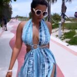 Shama Sikander Instagram - Aisa kya hota hoga jo itna change aa jata hai comment karke batao??? #reelitfeelit #trending #memes😂 #walk #change #miamiflorida #memories #style