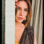 Shama Sikander Instagram - Are are are areeeee ooooo….🥰 #melody #new #song #melodious #ekladhki #flirting #eyes #beauty #love #mesmerizing #gorgeous #diva #actor #bollywood #viral #viralvideos #famous #publicfigure #lovedbyall #reelkarofeelkaro