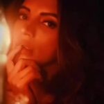 Shama Sikander Instagram - Tell me one song that touches your Heart everytime? Comment Below 😇 #reelitfeelit #trending #shamasikander #viralvideos #love #comment #likeshare