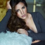 Shama Sikander Instagram - Some people are artists. Some themselves are art.... . . . #love #life #photoshoot #style #artist #fashion #art #queen #motivation #inspiration #success #mindset #peaceofmind Mumbai, Maharashtra