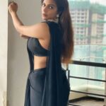 Shama Sikander Instagram - Kuch Tumhari nigah kafir thi kuch mujhe bhi kharab hona tha..... . . . #beautiful #saree #nature #gratitude #love #happiness #motivation #positivevibes #inspiration #believe #blessed Mumbai, Maharashtra