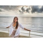 Shama Sikander Instagram – Which one u like 1 or swipe right 2 ??
Jab photogrpher accha ho to photo acchi aani hi hai kyun?
Thank u my darling @vanessabwalia for the beautiful clicks ❤️😘
.
.
.
#beautiful #smile #friends #nature #gratitude #love #pure #happiness #motivation #positivevibes #inspiration #believe Mumbai, Maharashtra