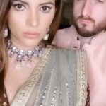 Shama Sikander Instagram - Blubbbblubblubblubbb blubbbbbblubbb blubbbbblubbb … tell me what are saying? 😆 #reels #comedy #fun #funnyvideos #funnyreels #couples #couplegoals #partner @jamesmilliron 😆😆what are we doing???