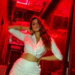 Shama Sikander Instagram - Color me Red….❤️ . . . #beautiful #nature #red #gratitude #love #happiness #motivation #positivevibes #inspiration #believe Mumbai, Maharashtra