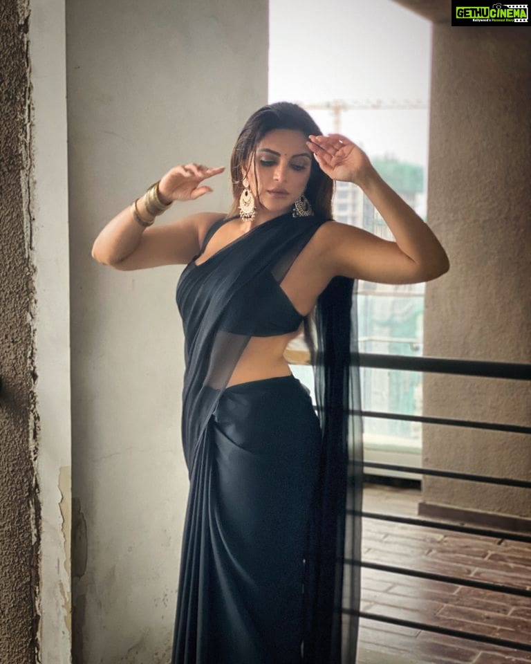 Shama Sikander Instagram - Happy Sunday 🥰 . . . . #beautiful #nature #sunday #gratitude #love #happiness #motivation #positivevibes #inspiration #believe #blessed Mumbai, Maharashtra