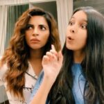 Shama Sikander Instagram - Main bola ki wooooo bola… tu kya bola @sara__gesawat_ ???? #neice #love #actors #family #fun #crazyfamily #famjam #funnyvideos #comedy #comedyvideos #bollywood #funnyreels