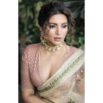 Shama Sikander Instagram – Ishq ki qitaab ka usool hai janaab, Mudh kar dekhoge toh muhobbat maani Jayegi…!!☺️
.
.
Photographer:- @sameerbelvalkar
Stylist:- @nakhrevakhre
Jr Stylist:- @styledby_khushboorajoriya
Make Up:- @swatidedhia_makeup
Hair:- @hairbyrajabali
Wardrobe:- @shamasikander Mumbai, Maharashtra