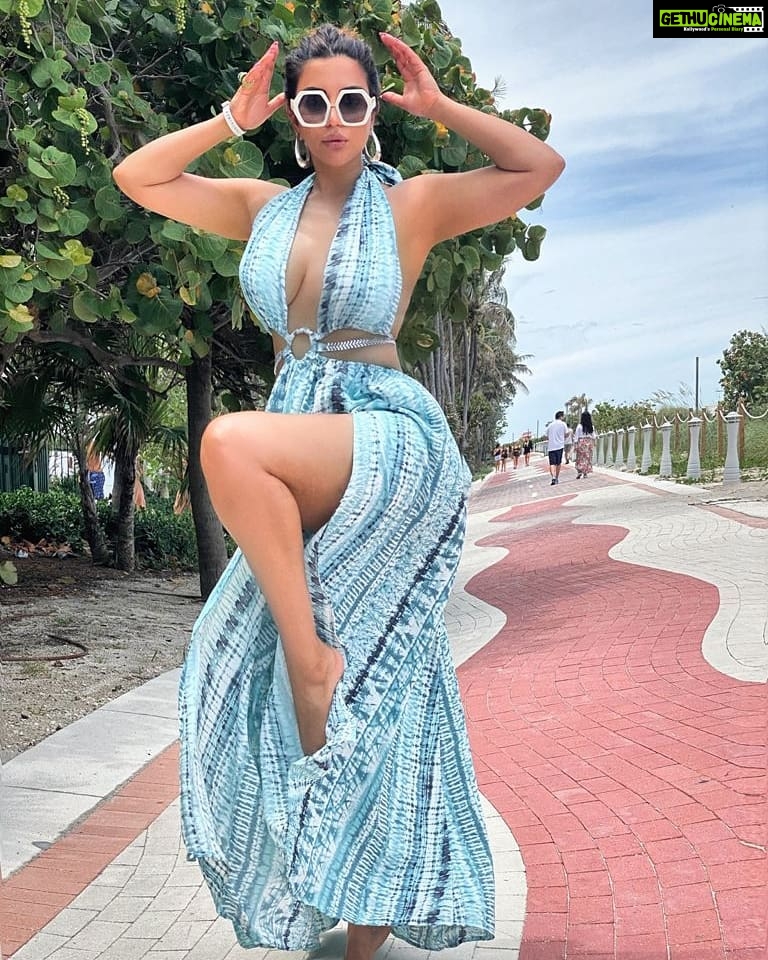 Shama Sikander Instagram - Never ever underestimate the importance of Having Fun... . . . #beautiful #fun #smile #nature #gratitude #love #happiness #motivation #positivevibes #inspiration #believe #blessed