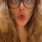 Shama Sikander Instagram - #beware …….This is a sheer sign of boredom 😆😆 #funny #comic #comedy #life #lockdown2021 #sittingathome #korean #japanese #sound #reels #reelitfeelit #reelsinstagram