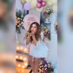 Shama Sikander Instagram - Happy Birthday To Me 🥳😇 . . . #happybirthday #itsmybirthday#birthdaygirl #birthdayparty #love #family #friends #happiness #smile #celebration #blessed Mumbai, Maharashtra