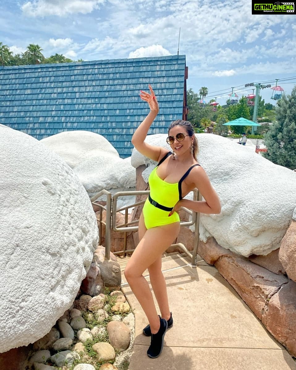 Shama Sikander Instagram - Laugh with your eyes, hug with your soul and smile with your Heart...Its my Birthday Month ππππ . . . #beautiful #smile #nature #gratitude #love #happiness #motivation #positivevibes #inspiration #believe #blessed