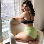Shama Sikander Instagram - Look 👀 . . . #love #nature #life #look #fashion #dreamer #beautiful #newyorkcity #happy #me #photooftheday #beauty NewYork