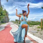 Shama Sikander Instagram - Flow….😇😇😇👸🏻 . . . #beautiful #smile #nature #gratitude #love #happiness #motivation #positivevibes #inspiration #believe #blessed Miami, Florida