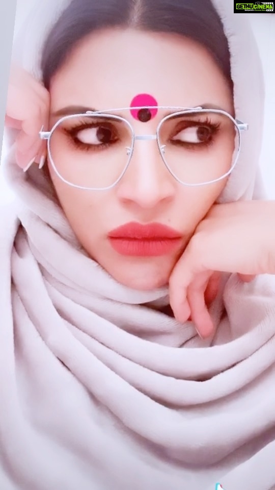 Shama Sikander Instagram - Maine chai to banayi hi nahi babuji…. Who's a hansa fan here leave a ♥️ #actor #bollywood #khichdi #hansa #babuji #comedy #funny #funnyvideo #shamasikander #actorslife - Gethu Cinema Shama Sikander Instagram - Maine chai to banayi hi nahi babuji…. Who's a hansa fan here leave a ♥️ #actor #bollywood #khichdi #hansa #babuji #comedy #funny #funnyvideo #shamasikander #actorslife - Gethu Cinema