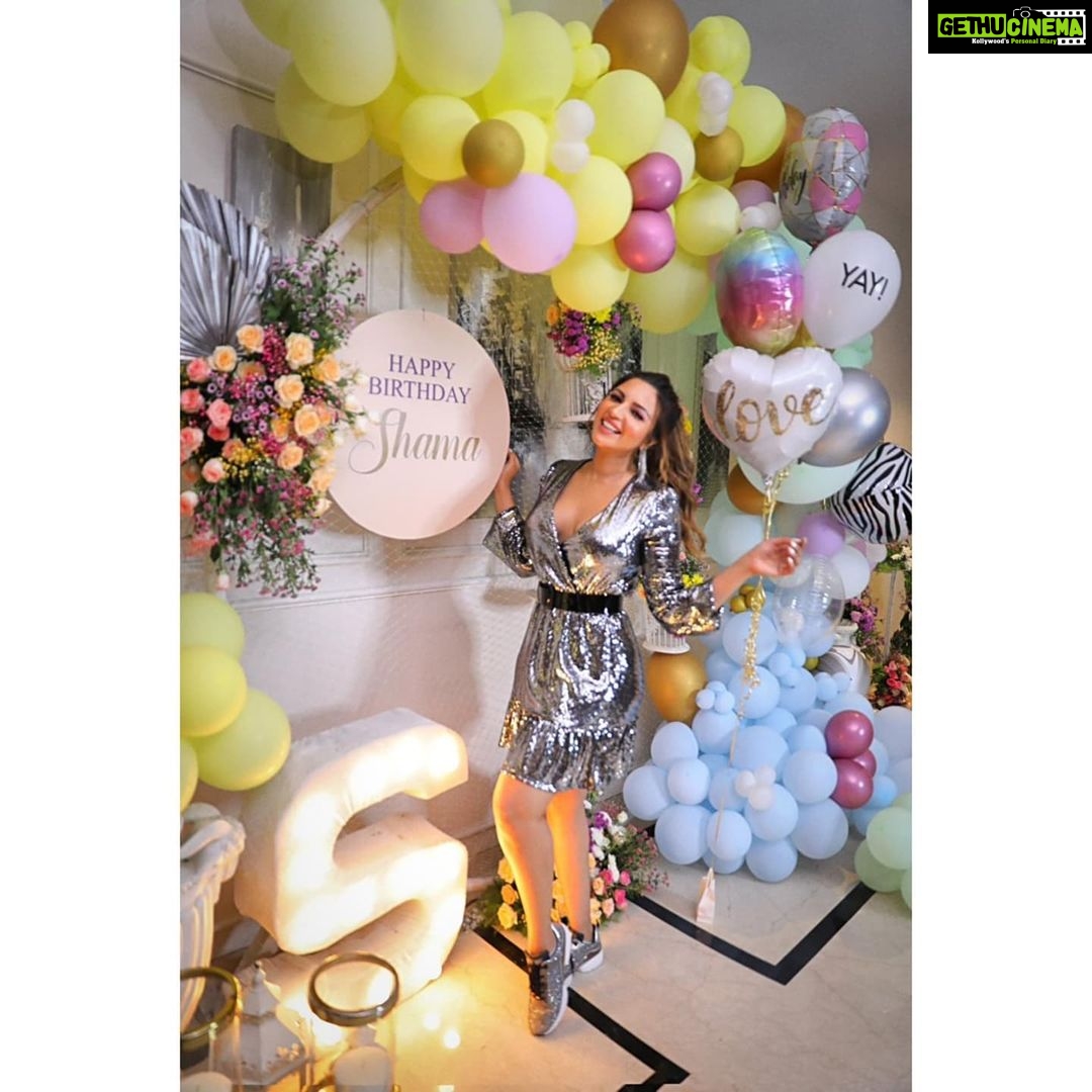 Shama Sikander Instagram - Happiness, Love, Gratitude 😇❤️ . . . Photographer:- @shrutitejwaniphotography #beautiful #nature #gratitude #love #happiness #motivation #positivevibes #inspiration #believe #blessed #birthdaygirl Mumbai, Maharashtra
