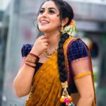 Shamna Kasim Instagram – Happiness and comfort dressing traditional is so so different ❤️ 

Costume: @ivalinmabia 
Jwellery: @kushalsfashionjewellery 
Pic’s: @v_capturesphotography 
Hairstylist: @hairartistpoojagupta 
Personal staff: @tharikreshma625 
#dhee14dancingicon #telugu #etv #lovemyjob ❤️