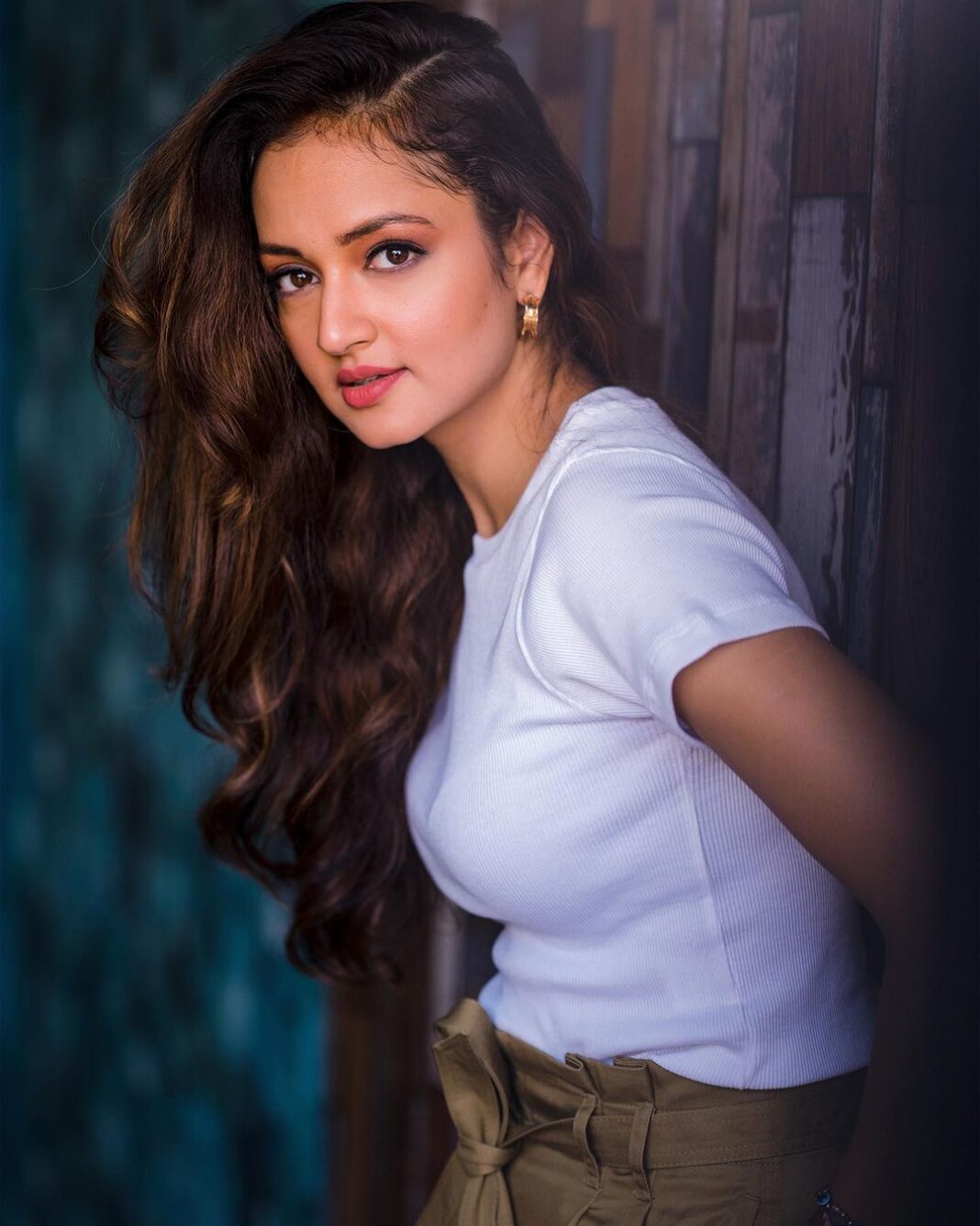 Shanvi Srivastava Instagram - 🎯 . . . . . . . . . styled by - @smitha_prakash19 @marksandspencerindia MUA @makeupby_ringkulaishram 📸 @vikasphotofactory #shanvisrivastava #baang #fashion #random #photooftheday #tuesday #instagood #instagood