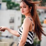 Shanvi Srivastava Instagram - 📸💕 . . . . . . #shanvisrivastava #fashion #love #instagood #instagram #shanvians#photooftheday #thursday