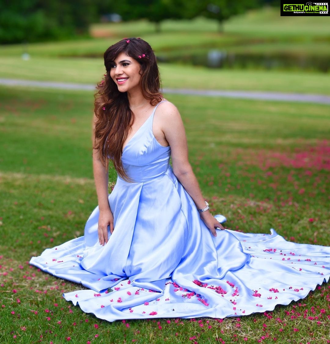 Sherin Instagram - Good morning cupcakes. Have a noice day! Pics by - Mommy #sherin #fashion #dress #styling #photography South Carolina