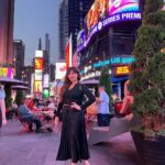 Sherin Instagram – My experience in New York was a mix of 😍 and 😭. 
#sherin #newyork #travel #timessquare #fashion #black #styling #pleatedskirt Times Square