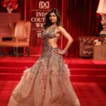 Shilpa Shetty Instagram - ✨Ramped up✨ ~ About last night… walked the ramp for @dollyjstudio, jewels by @sawansukhajewellersindia💎💁‍♀️✨♥️at FDCI (@fdciofficial) India Couture Week. Congratulations, #SunilSethi, on #ICW’s 15-year journey!🎉 Video courtesy: @manoj.kesharwani31 . . . . . #IndiaCoutureWeek #aboutlastnight #fashion #style #ootd #lotd #grateful