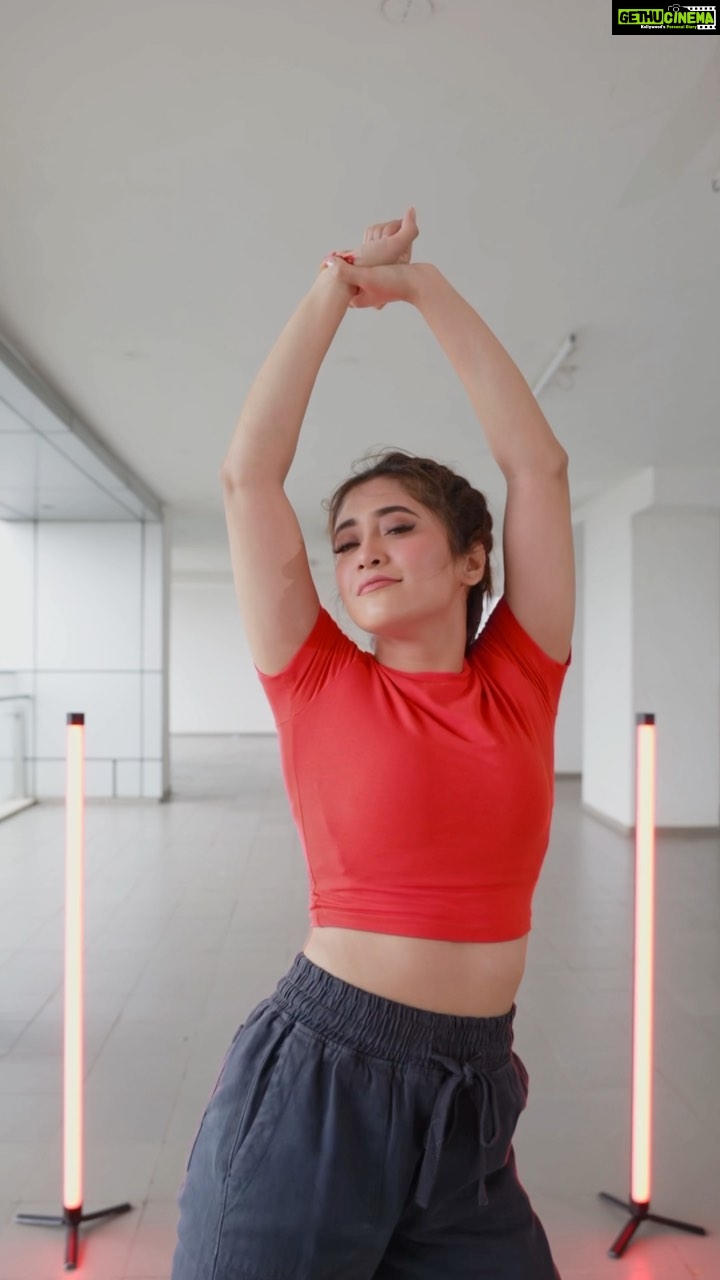 Shivangi Joshi Instagram - In the spirit of sustainability, London got together to #DanceForGood and charge our race car. I've shared my way of showing support. It's time for you guys to take it a step ahead and take part in the Dance For Good Challenge by @mahindraracing Recreate the hookstep and create a reel with #DanceForGood and tag @mahindraracing and stand a chance to win exciting merch from Mahindra Racing. 5 best entries to be chosen to win exclusive merchandise! Contest open worldwide and last date of entering is 21st August,2022