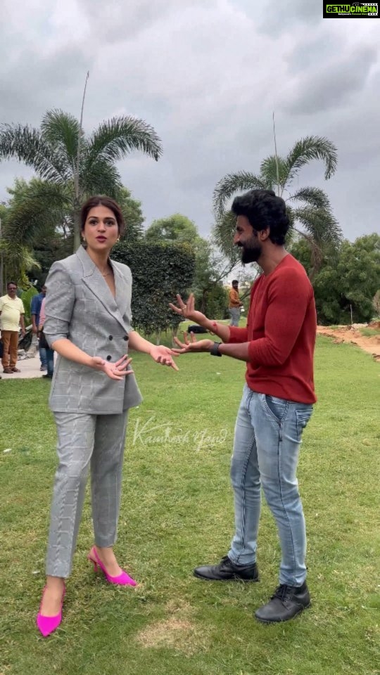 Shraddha Das Instagram - Shraddha das , mahendran having some funtime during #artham movie promotions in Hyderabad today @artistrybuzz_ @shraddhadas43 @mahendranactorofficial #shraddhadas #mahendran #master #southpaparazzi #tollywoodcelebs #kollywood #artistrybuzz #kamleshnand