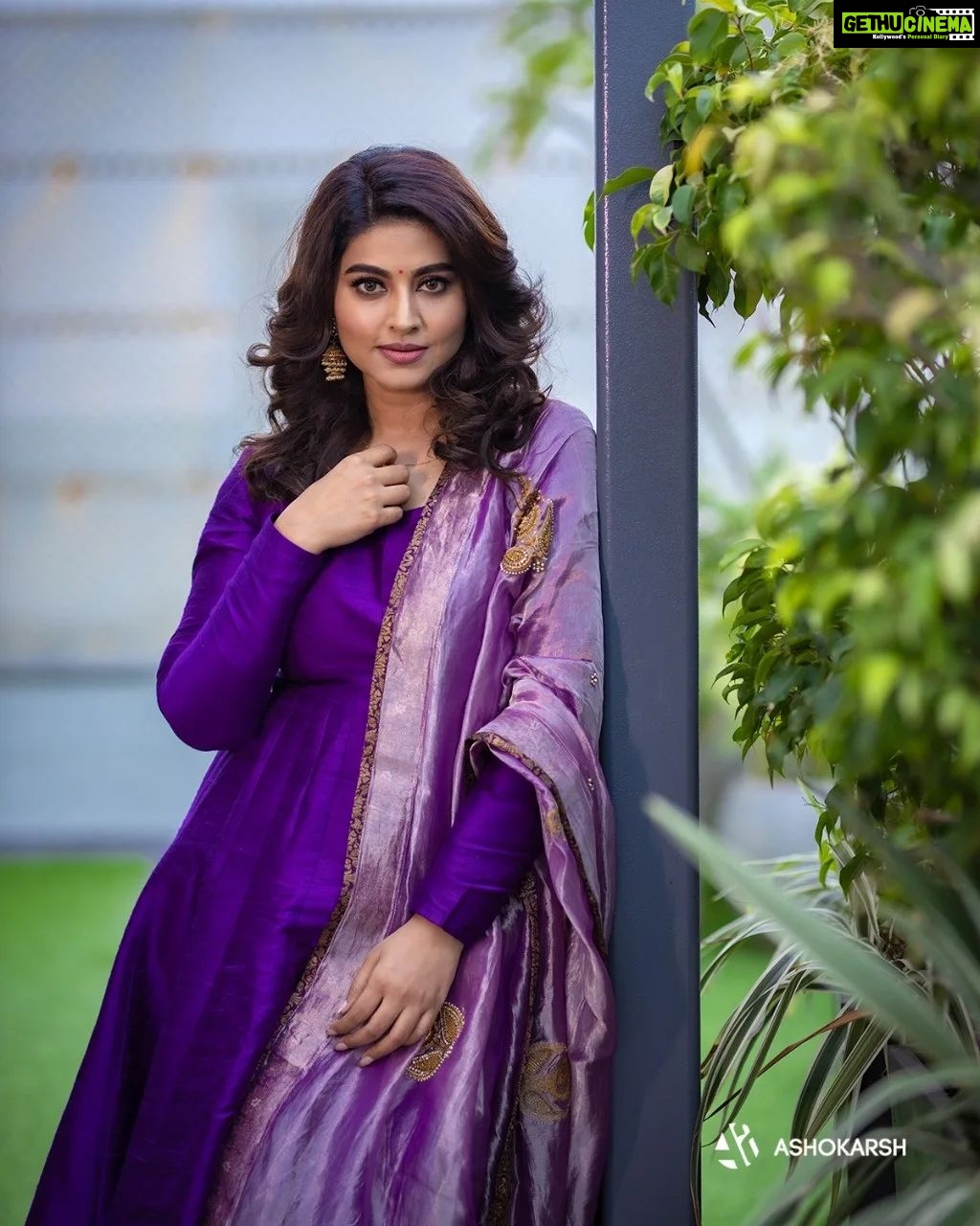 Sneha Instagram - Not too many people could walk a mile in your shoes. Only you know your struggles, challenges and obstacles. So be proud of how far you have come. @geetuhautecouture @ashokarsh @vyshalisundaram_hairstylist #life #doglover #dressup #enjoyeverymoment #capturehappymoments #sneha #purpledress #happy #family