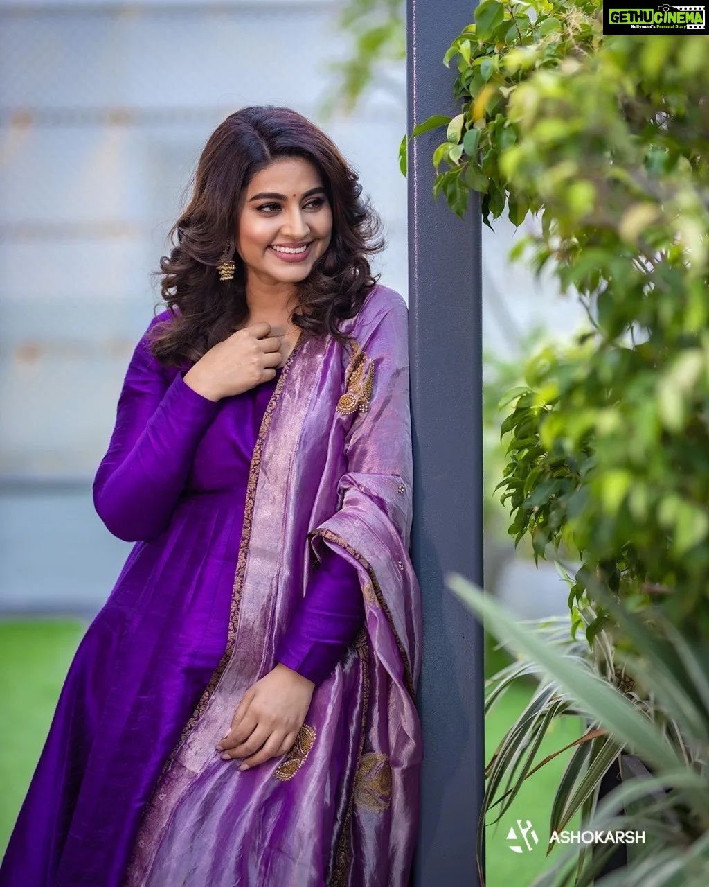 Sneha Instagram - Not too many people could walk a mile in your shoes. Only you know your struggles, challenges and obstacles. So be proud of how far you have come. @geetuhautecouture @ashokarsh @vyshalisundaram_hairstylist #life #doglover #dressup #enjoyeverymoment #capturehappymoments #sneha #purpledress #happy #family