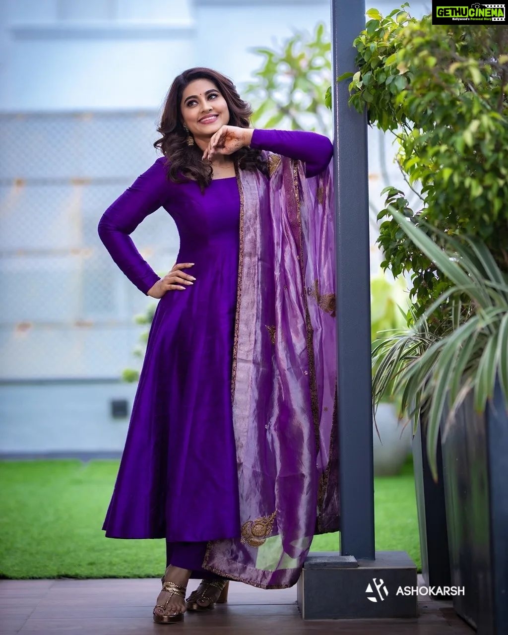 Sneha Instagram - Not too many people could walk a mile in your shoes. Only you know your struggles, challenges and obstacles. So be proud of how far you have come. @geetuhautecouture @ashokarsh @vyshalisundaram_hairstylist #life #doglover #dressup #enjoyeverymoment #capturehappymoments #sneha #purpledress #happy #family