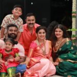 Sneha Instagram - Varalaksmi pooja ! Of course with friends and family. @geetuevents @geetuhautecouture @prasanna_actor @ashokarsh @vyshalisundaram_hairstylist #varalakshmipooja #goddesslakshmi #frndslikefamily #beautifulmemories #blessings #familytime