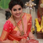 Sneha Instagram - Varalaksmi pooja ! Of course with friends and family. @geetuevents @geetuhautecouture @prasanna_actor @ashokarsh @vyshalisundaram_hairstylist #varalakshmipooja #frndslikefamily #beautifulmemories #blessings #goddesslakshmi
