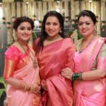 Sneha Instagram - Varalaksmi pooja ! Of course with friends and family. @geetuevents @geetuhautecouture @prasanna_actor @ashokarsh @vyshalisundaram_hairstylist #varalakshmipooja #frndslikefamily #beautifulmemories #blessings #goddesslakshmi