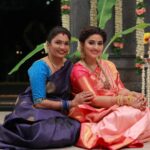 Sneha Instagram - Varalaksmi pooja ! Of course with friends and family. @geetuevents @geetuhautecouture @prasanna_actor @ashokarsh @vyshalisundaram_hairstylist #varalakshmipooja #frndslikefamily #beautifulmemories #blessings #goddesslakshmi