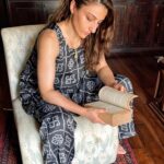 Soha Ali Khan Instagram - Weekending 📖