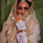 Sonakshi Sinha Instagram - Inn aankhon ki masti ke… 🤍