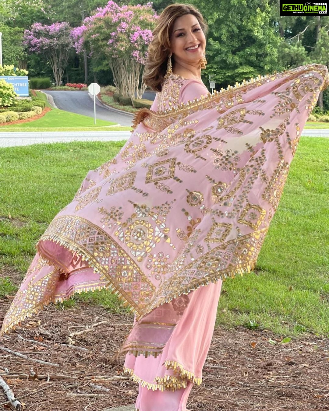 Sonali Bendre Instagram - You can take a girl out of India, but you can never take India out of a girl #AtlantaDiaries