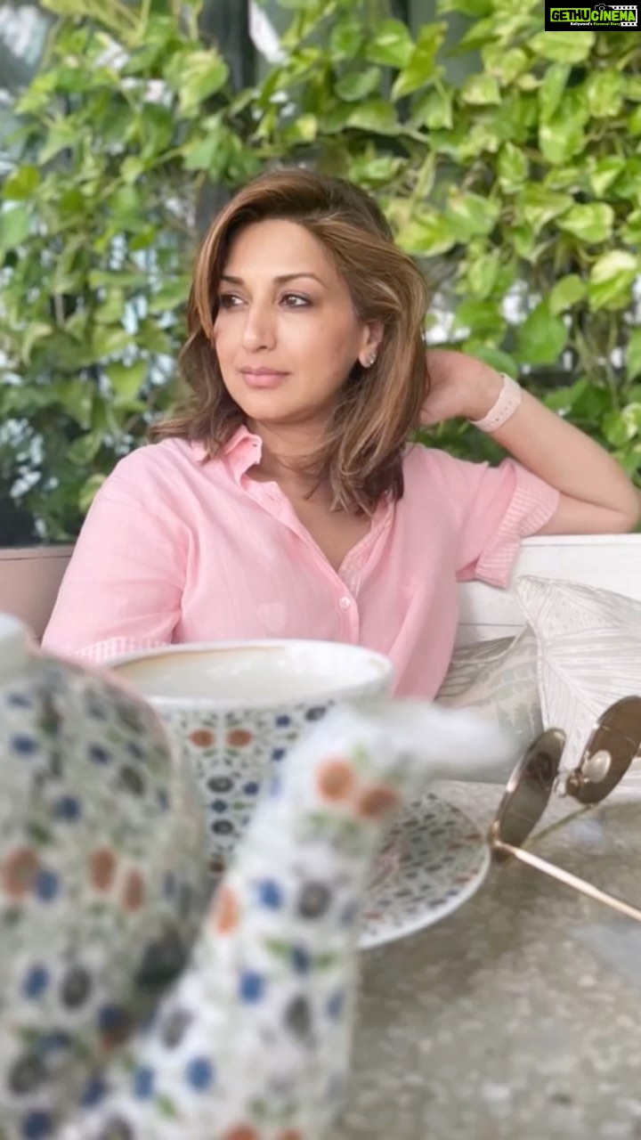 Sonali Bendre Instagram - What’s the tea? 😉 . . . #reels #reelitfeelit #reelsvideo #tea #tealover #teatime #instagood #instadaily