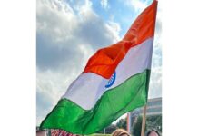 Sonali Bendre Instagram - Took a little bit of home to Atlanta… 🇮🇳 #HappyIndependenceDay Atlanta, Georgia