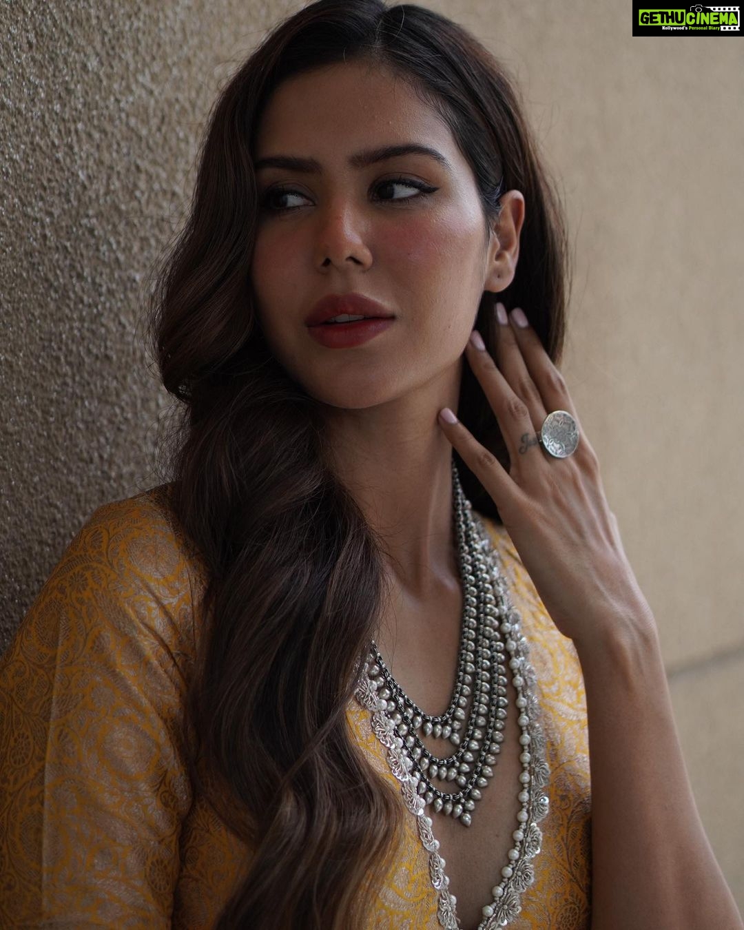 Sonam Bajwa Instagram - 1 day to gooooo Jind Mahi releasing worldwide tomorrow 🤍