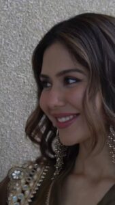 Sonam Bajwa Instagram - 🤍🦋
