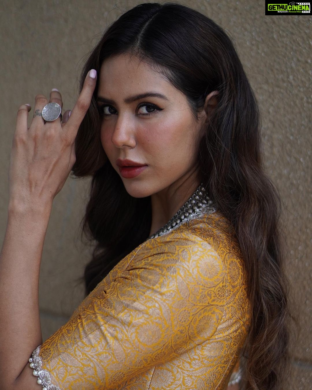 Sonam Bajwa Instagram - 1 day to gooooo Jind Mahi releasing worldwide tomorrow 🤍