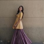 Sonam Bajwa Instagram - 1 day to go for Jind Mahi …… Wearing @qbikofficial Jewellery @sangeetaboochra Hair @hairbyharrybajwa Styling and Make up by me