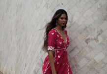Sonam Bajwa Instagram - Jind Mahi Promotions…. Delhi you were ❤️ Wearing @maitishahani Jewellery @sangeetaboochra Make up @cocoballucci_ Hair @hairbyharrybajwa Styled by me