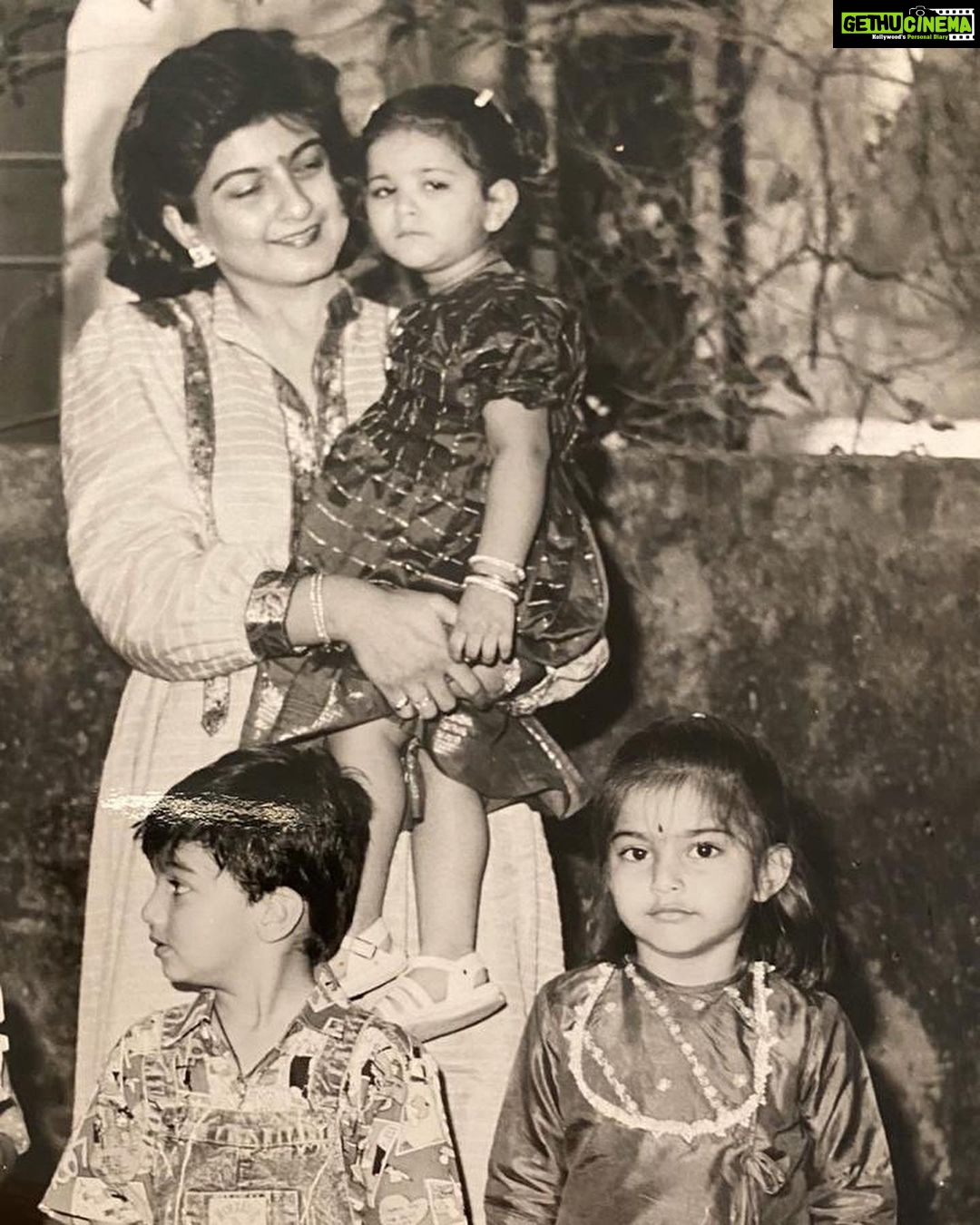Sonam Kapoor Instagram - Happy happy birthday Bua.. love you @reenamarwah1