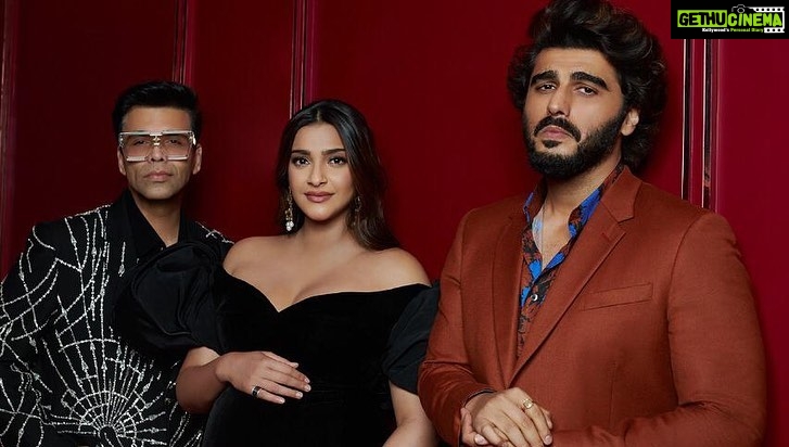 Sonam Kapoor Instagram - Ufff I’m a huge mess! #repost This episode is all about the S and M : side-splitting laughter and mind-boggling revelations. Watch the sixth episode of #HotstarSpecials #KoffeeWithKaranS7 streaming this Thursday from 12:00am only on Disney+ Hotstar. @disneyplushotstar @sonamkapoor @arjunkapoor @apoorva1972 @jahnviobhan @aneeshabaig @dharmaticent Mumbai, Maharashtra