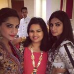 Sonam Kapoor Instagram – Happy happy birthday my poojie.. Love you.. always be this kind, hardworking and creative.. it inspires all of us around you. Anil Kapoors House, Juhu, Mumbai