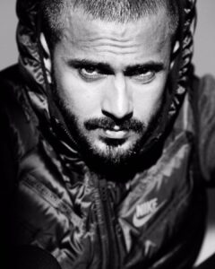 Sonam Kapoor Instagram - My 🦁 Husband, you’re selfless dedicated and so kind. I must have done something very right in life to be loved so unconditionally. No one compares to you and no one ever will. Happy Birthday my sneaker obsessed, basketball fiend and spiritual seeker soulmate. You will always shine the brightest, because your light comes from pure goodness. Also you’re going to be the best dad, because you’re forever a student. Love you love you love you. #everydayphenomenal #birthdayboy 🎂 🎉 India