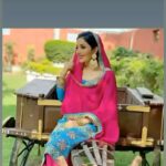 Sonia Mann Instagram - Tere bol mere dil ch ghar kar gye .. Meri rooh nu fir ton zinda kar gye jo kite na kite samaj de bola zakhmi kite c tere shabad Anmol aaa Jiss ne menu mere hon da ehsaas dwaaya k main kuj kita smaaaj lyi nd thode warge bache ooon wala future bright karange. Menu hun ehsaas aa main Kalli nhi mere ton baaad hnere ch jaaagdi jooot ho tusi jihna ne smaj ch channan wandna aa ❤️