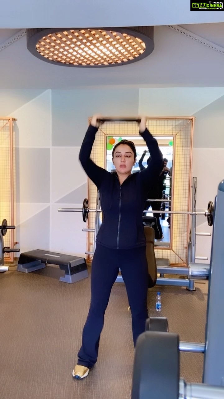 Sonia Mann Instagram - Gym Motivation 💪🏻 Stay Away from Drugs✌️ #gymmotivation #gymgirl #healthylifestyle Hox - Complete Wellness Club